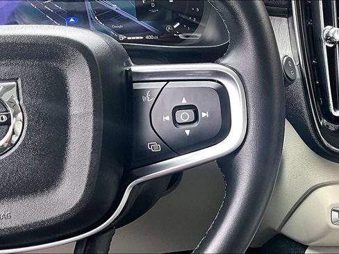 Certified 2026 Volvo XC40 B5 Plus AWD/4WD image 28