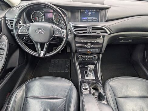 Used 2017 INFINITI QX30 AWD image 12