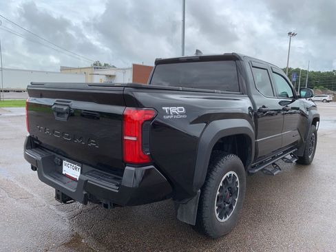 Used 2024 Toyota Tacoma TRD Off-Road AWD/4WD image 8