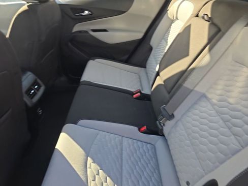 Used 2021 Chevrolet Equinox LS image 13