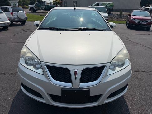 Used 2009 Pontiac G6 GT w/ Sport Package 1 FWD image 3