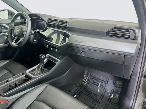 Certified 2025 Audi Q3 2.0T Premium image 28