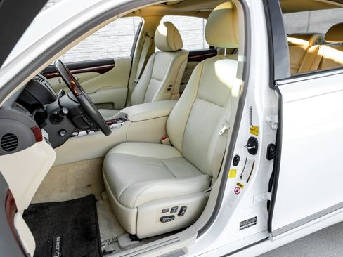 Used 2012 Lexus LS 460 image 30