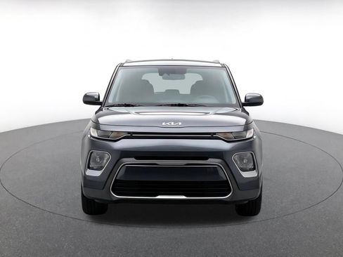 Used 2025 Kia Soul LX w/ LX Technology Package FWD image 2