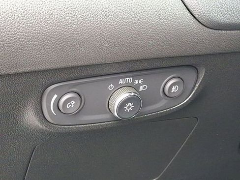 Used 2021 Buick Encore GX Preferred w/ Cold Weather Comfort Package AWD/4WD image 32