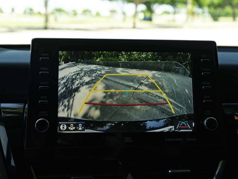 Used 2021 Toyota Prius Prime XLE FWD image 32