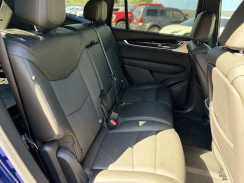 Used 2025 Cadillac XT6 Premium Luxury w/ Technology Package AWD/4WD image 22