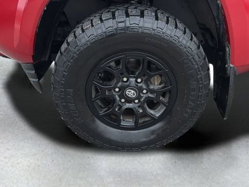 Used 2022 Toyota Tacoma SR5 RWD image 10