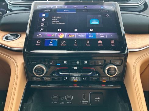 Certified 2022 Jeep Grand Cherokee Summit AWD/4WD image 16