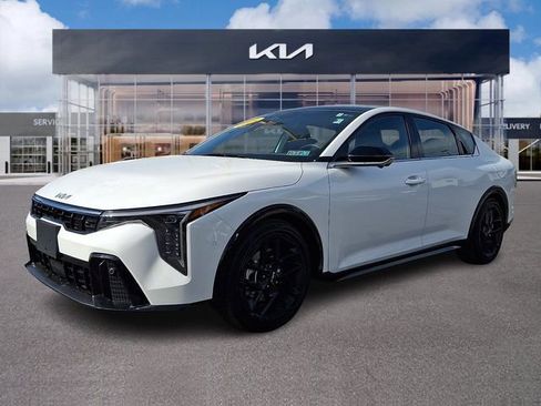 Certified 2025 Kia K4 GT-Line Turbo image 3