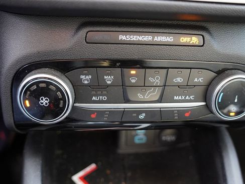 Used 2022 Ford Escape SE w/ Cold Weather Package image 6