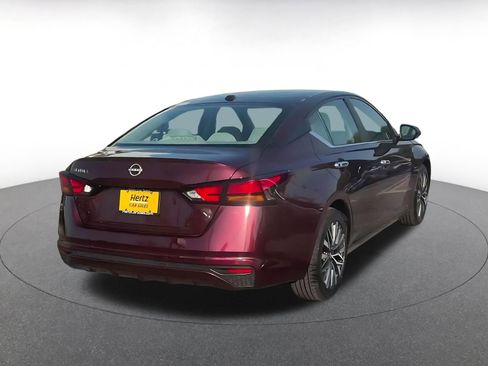 Used 2025 Nissan Altima 2.5 SV image 15