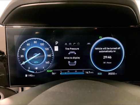 Used 2025 Hyundai Elantra Limited FWD image 20