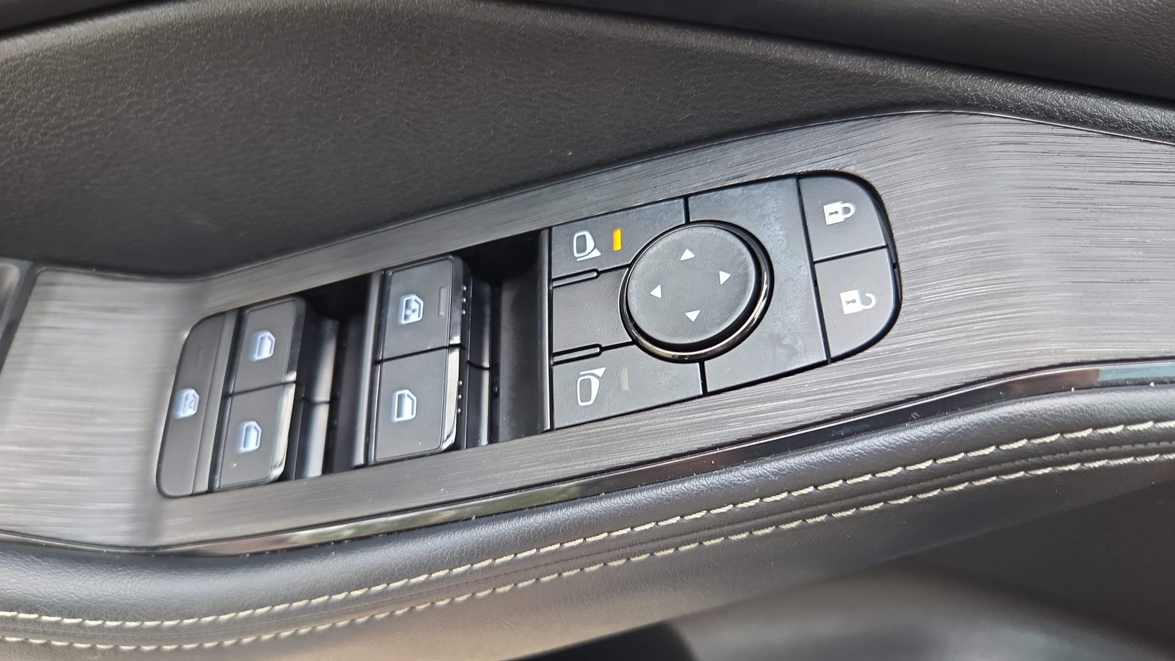 Used 2024 Nissan Rogue SV w/ SV Premium Package AWD/4WD image 34