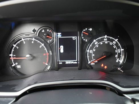 Certified 2024 Toyota 4Runner SR5 AWD/4WD image 31