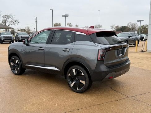 Certified 2025 Nissan Kicks SR image 3