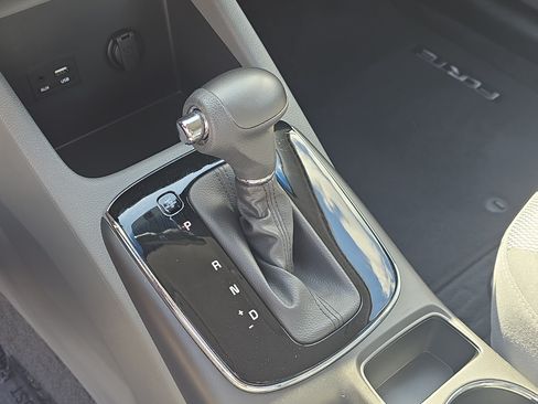 Used 2018 Kia Forte LX FWD image 26