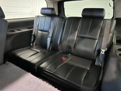Used 2013 Chevrolet Suburban LT w/ Luxury Package AWD/4WD image 22