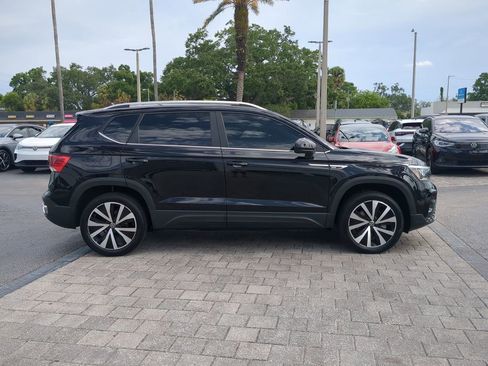 Used 2024 Volkswagen Taos SE FWD image 3