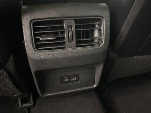 Used 2021 Nissan Rogue SV w/ Premium Package FWD image 14