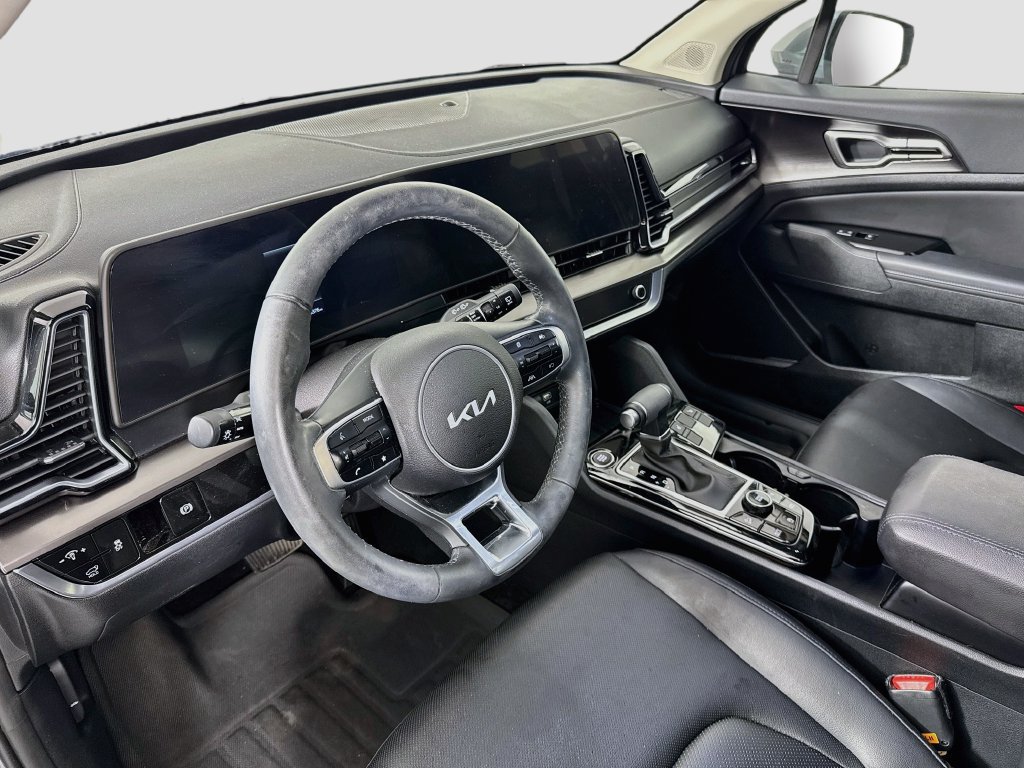 Used 2025 Kia Sportage EX w/ Premium Package FWD image 9