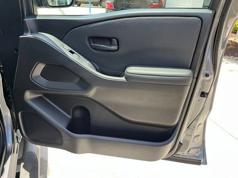 Used 2024 Nissan Frontier S AWD/4WD image 28