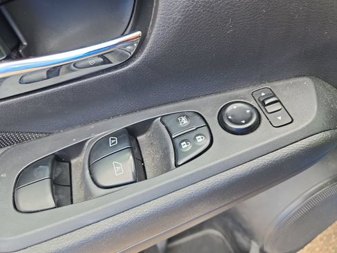 Used 2023 Nissan Kicks SV FWD image 17