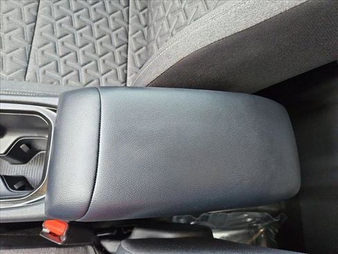 Used 2025 Nissan Kicks SV image 15