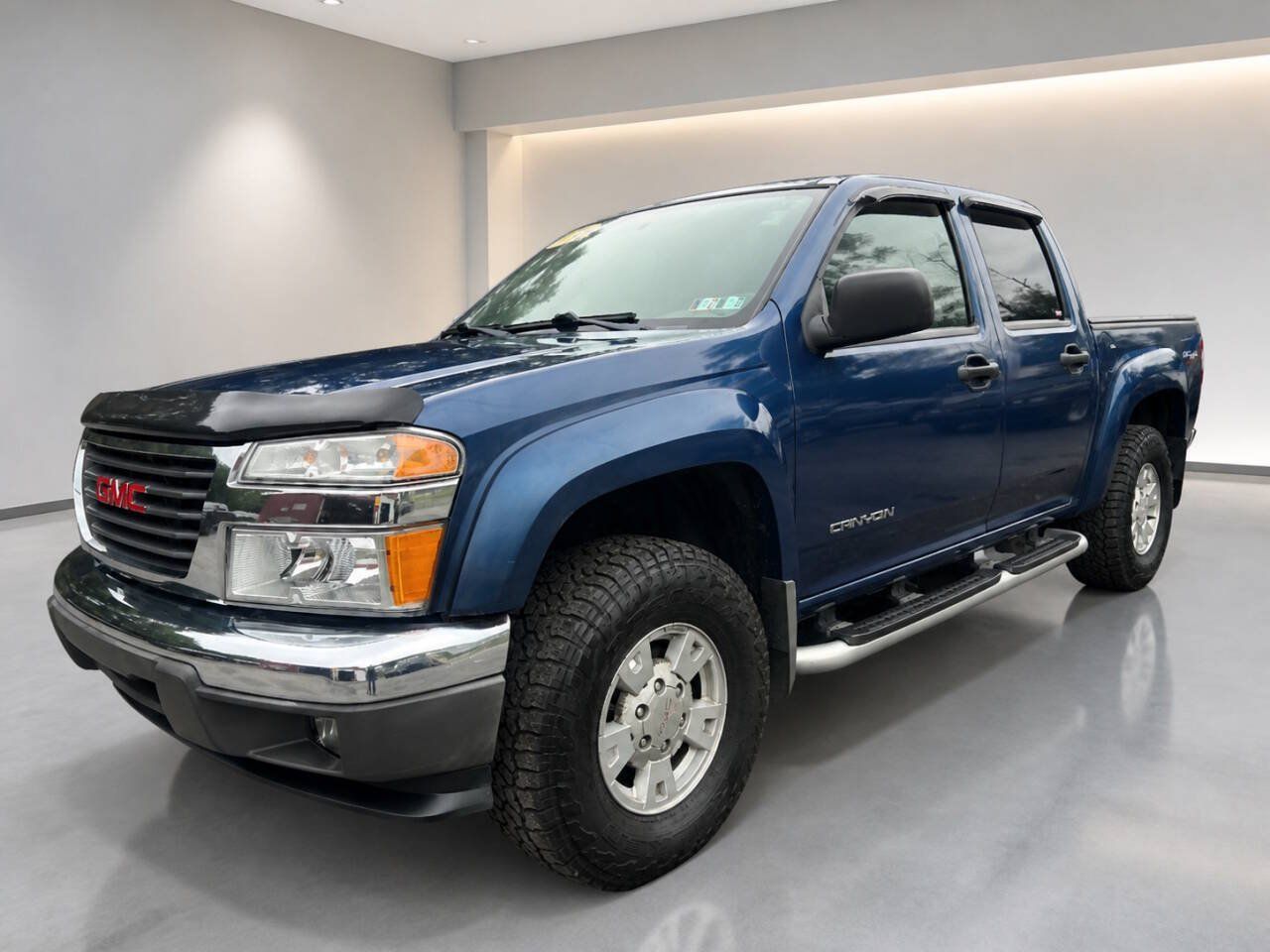 Used 2005 GMC Canyon SLE AWD/4WD image 2