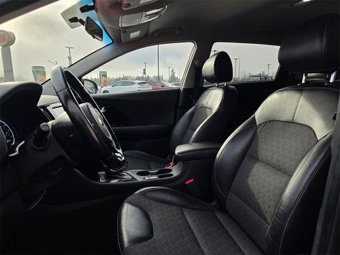 Used 2018 Kia Niro EX w/ EX Touring Graphite Edition image 12