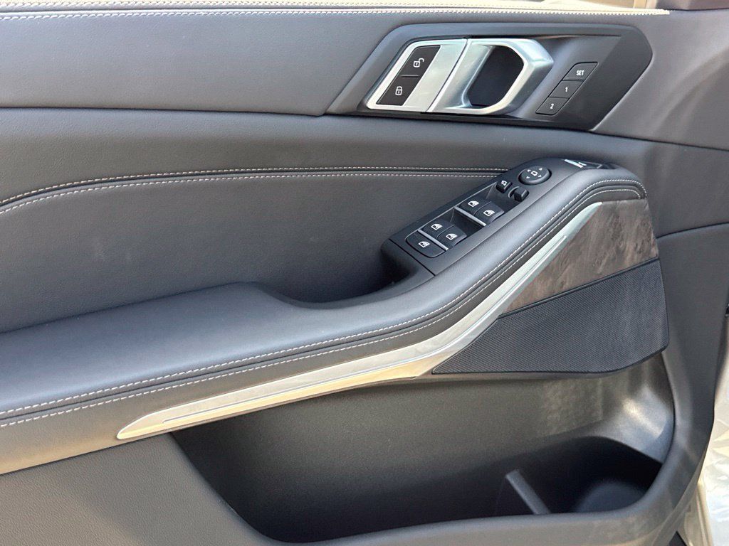 Used 2026 BMW X5 sDrive40i w/ Parking Assistance Package RWD image 17