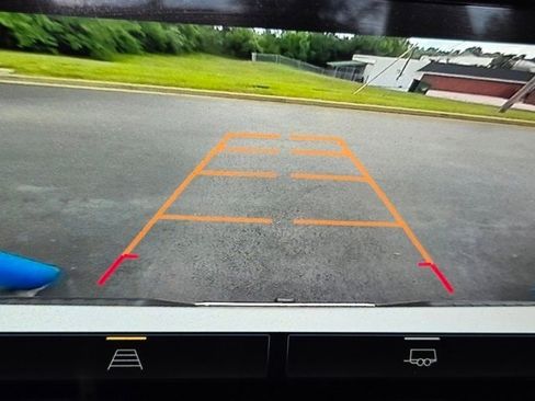 Used 2024 Chevrolet Silverado 1500 LT image 38