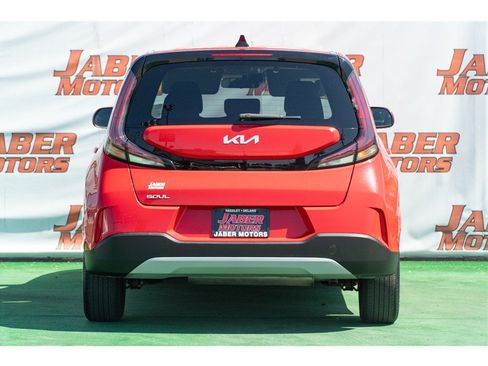 Used 2023 Kia Soul LX FWD image 3