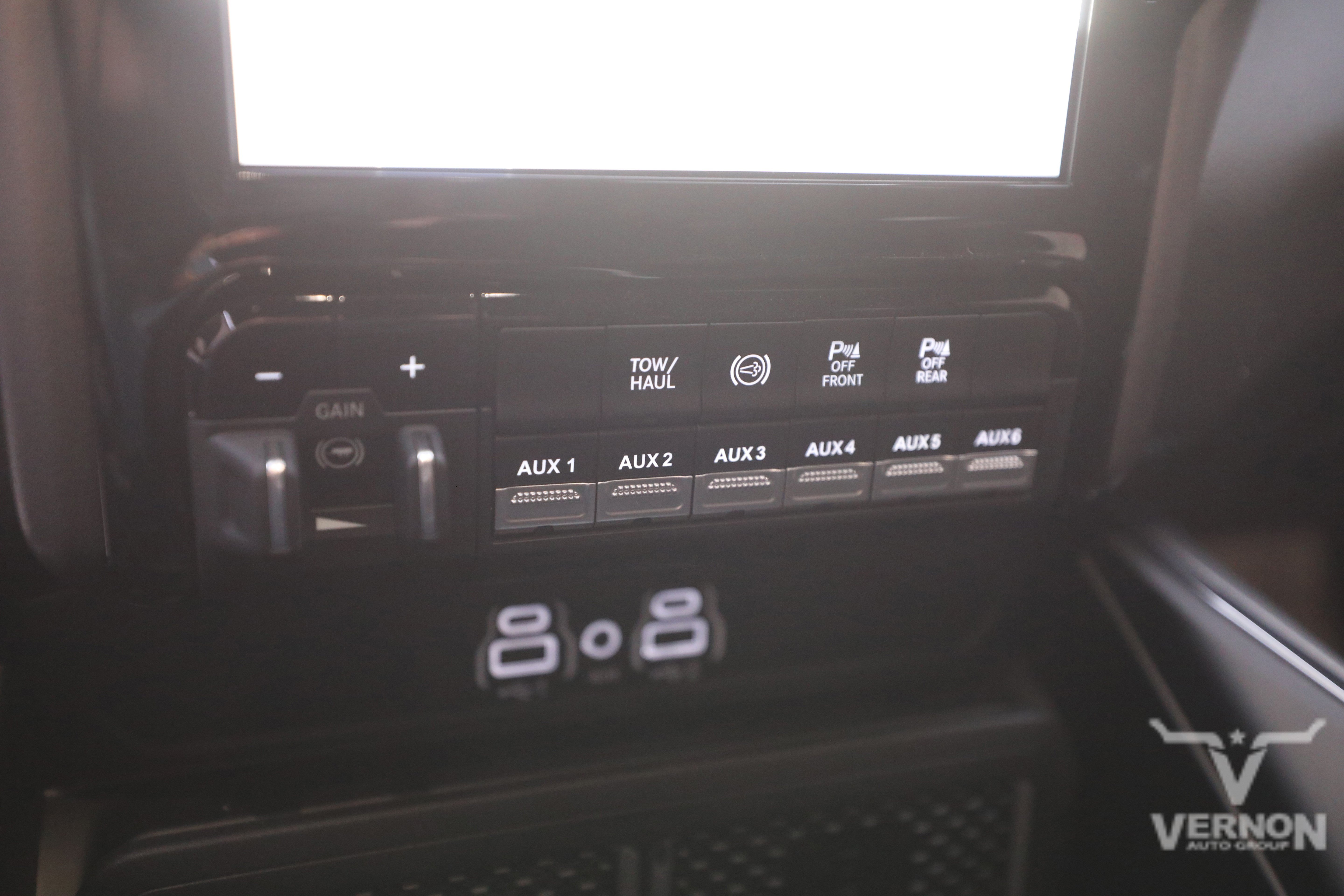 New 2026 RAM 3500 Laramie w/ Night Edition AWD/4WD image 24