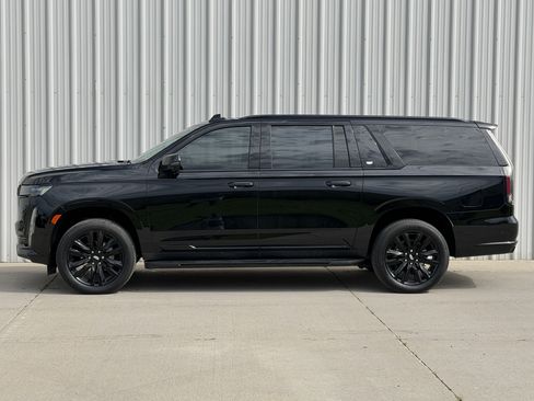 Certified 2024 Cadillac Escalade ESV Sport w/ Touring Package AWD/4WD image 10