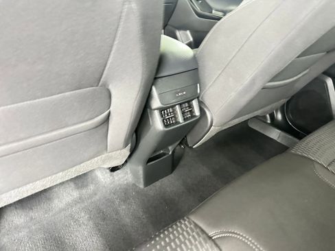 Used 2025 Chevrolet Equinox LT image 24