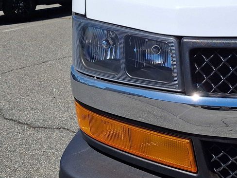 Used 2024 Chevrolet Express 2500 w/ Driver Convenience Package RWD image 9