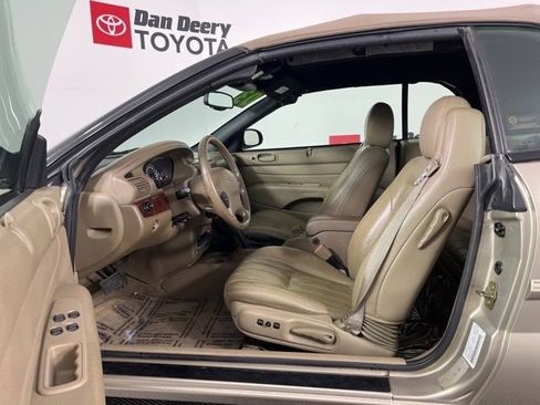 Used 2003 Chrysler Sebring LXi image 3