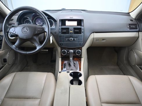 Used 2010 Mercedes-Benz C 300 Sport image 19