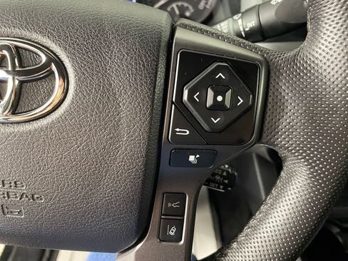 Used 2022 Toyota Tacoma TRD Off-Road w/ Technology Package AWD/4WD image 13