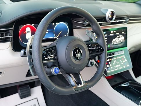 Used 2025 Maserati Grecale GT AWD/4WD image 21