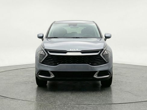 Used 2025 Kia Sportage LX FWD image 2