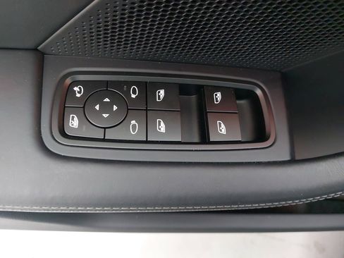 New 2026 Porsche Taycan AWD/4WD image 30