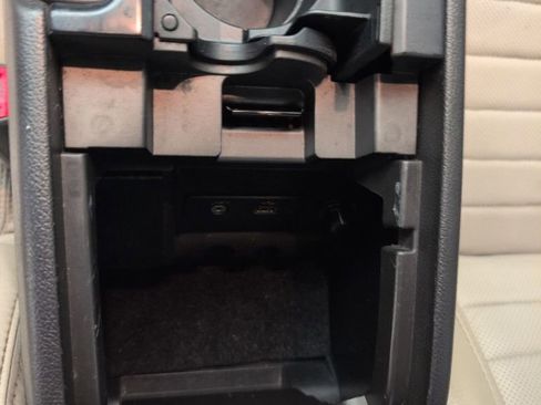 Used 2010 Ford Mustang Premium image 39