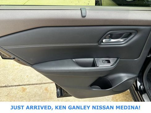 Certified 2023 Nissan Rogue SL w/ SL Premium Package AWD/4WD image 17