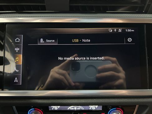 Used 2020 Audi Q3 2.0T Premium Plus w/ Premium Plus Package image 5