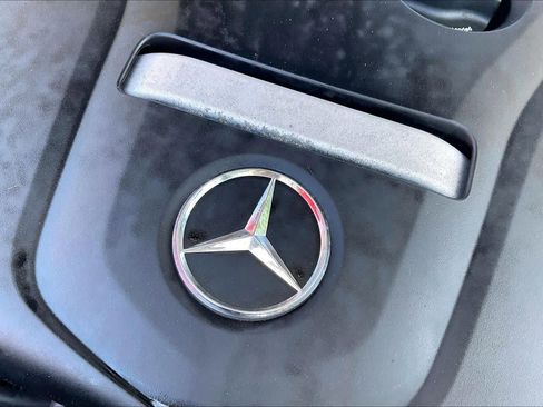Used 2018 Mercedes-Benz E 300 4MATIC image 32