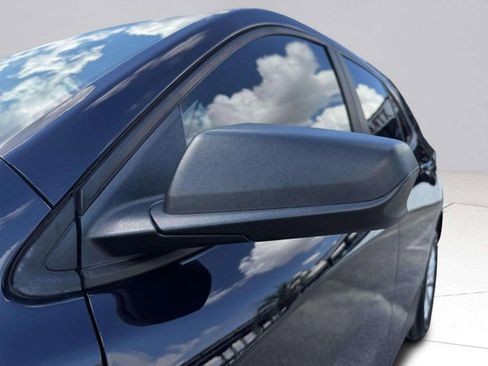 Used 2020 Chevrolet Equinox LS w/ LS Convenience Package image 16