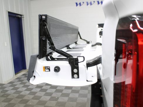 Used 2024 GMC Sierra 1500 AT4 image 42