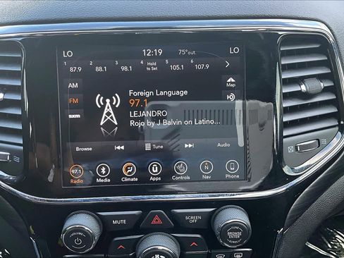 Used 2019 Jeep Grand Cherokee Altitude image 29